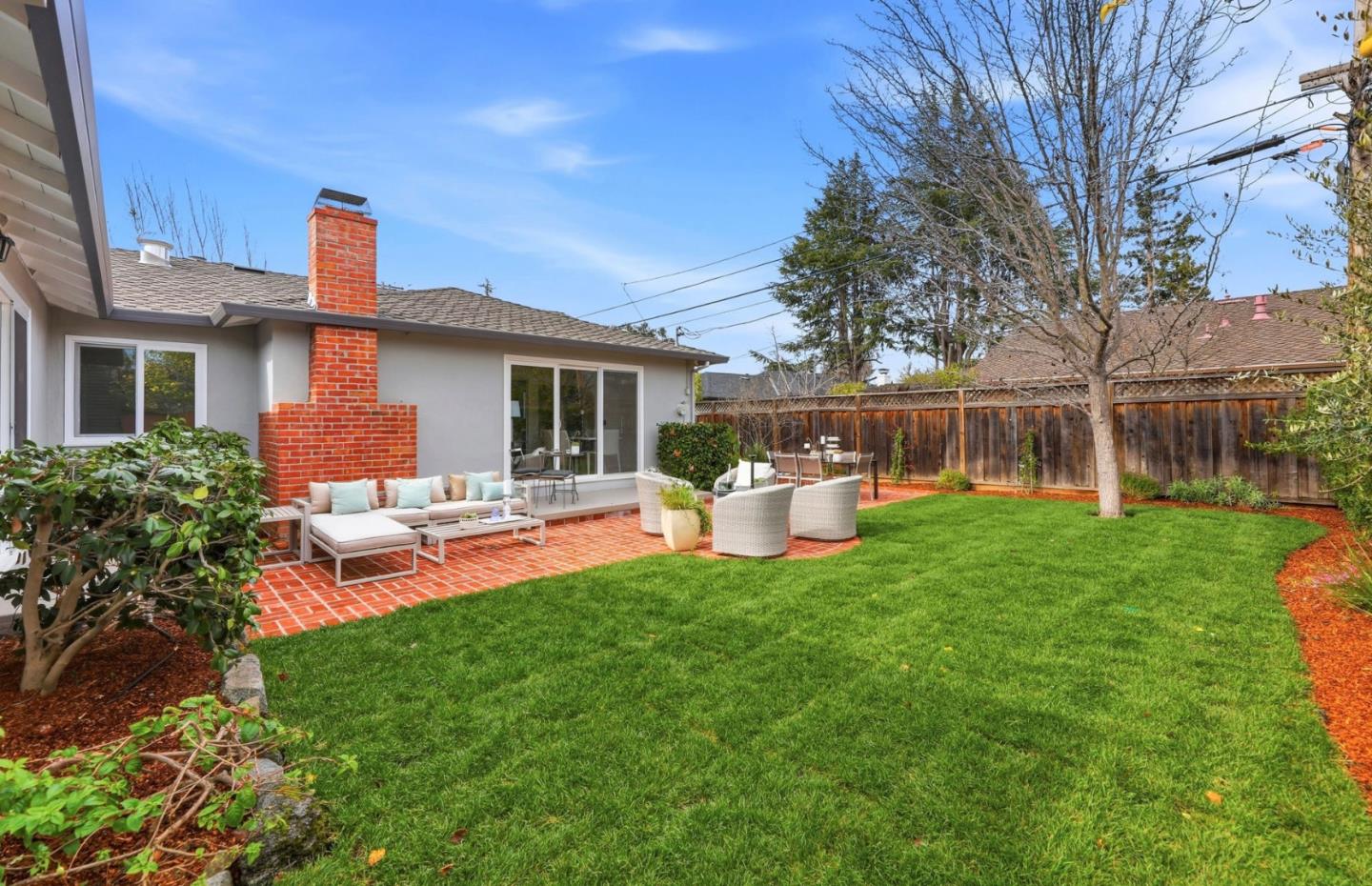 Detail Gallery Image 31 of 32 For 1717 Peartree Ln, Mountain View,  CA 94040 - 4 Beds | 2 Baths