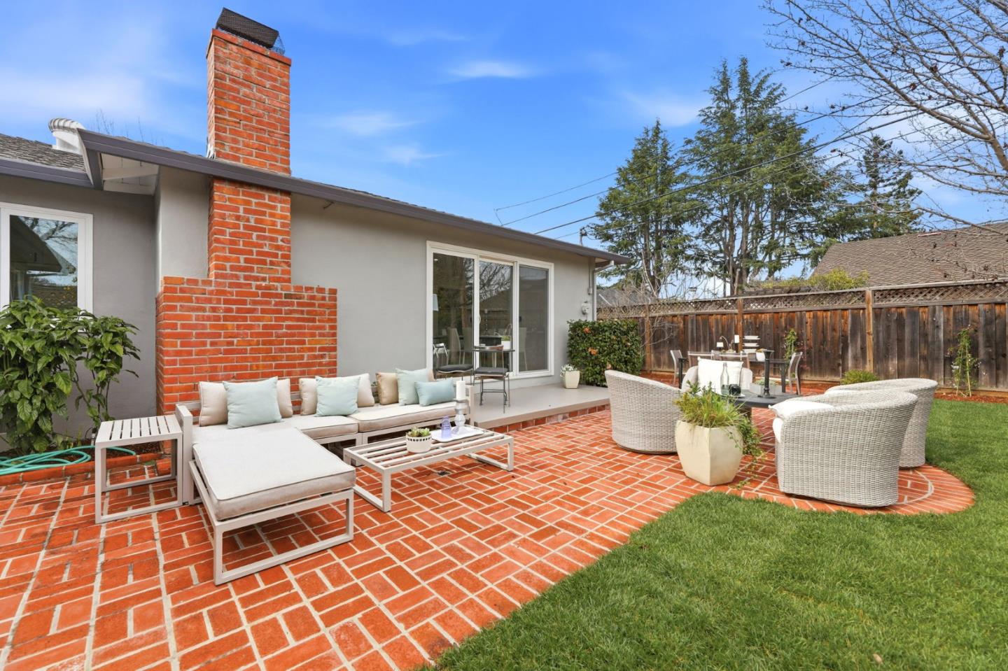 Detail Gallery Image 32 of 32 For 1717 Peartree Ln, Mountain View,  CA 94040 - 4 Beds | 2 Baths