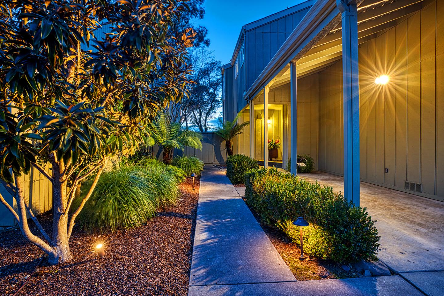 Detail Gallery Image 2 of 50 For 11 Berkeley Ct, Santa Cruz,  CA 95062 - 2 Beds | 1/1 Baths