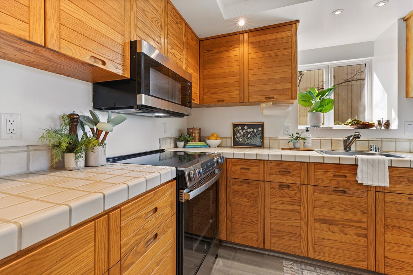 Detail Gallery Image 21 of 50 For 11 Berkeley Ct, Santa Cruz,  CA 95062 - 2 Beds | 1/1 Baths