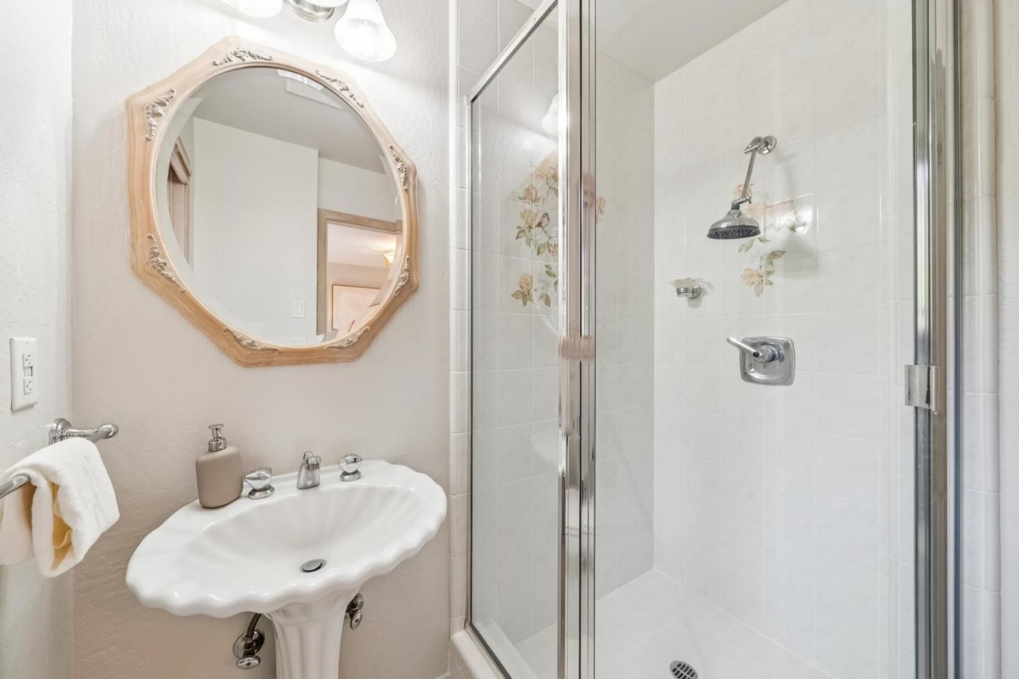 Detail Gallery Image 19 of 38 For 224 Highland Ave, San Carlos,  CA 94070 - 3 Beds | 2 Baths