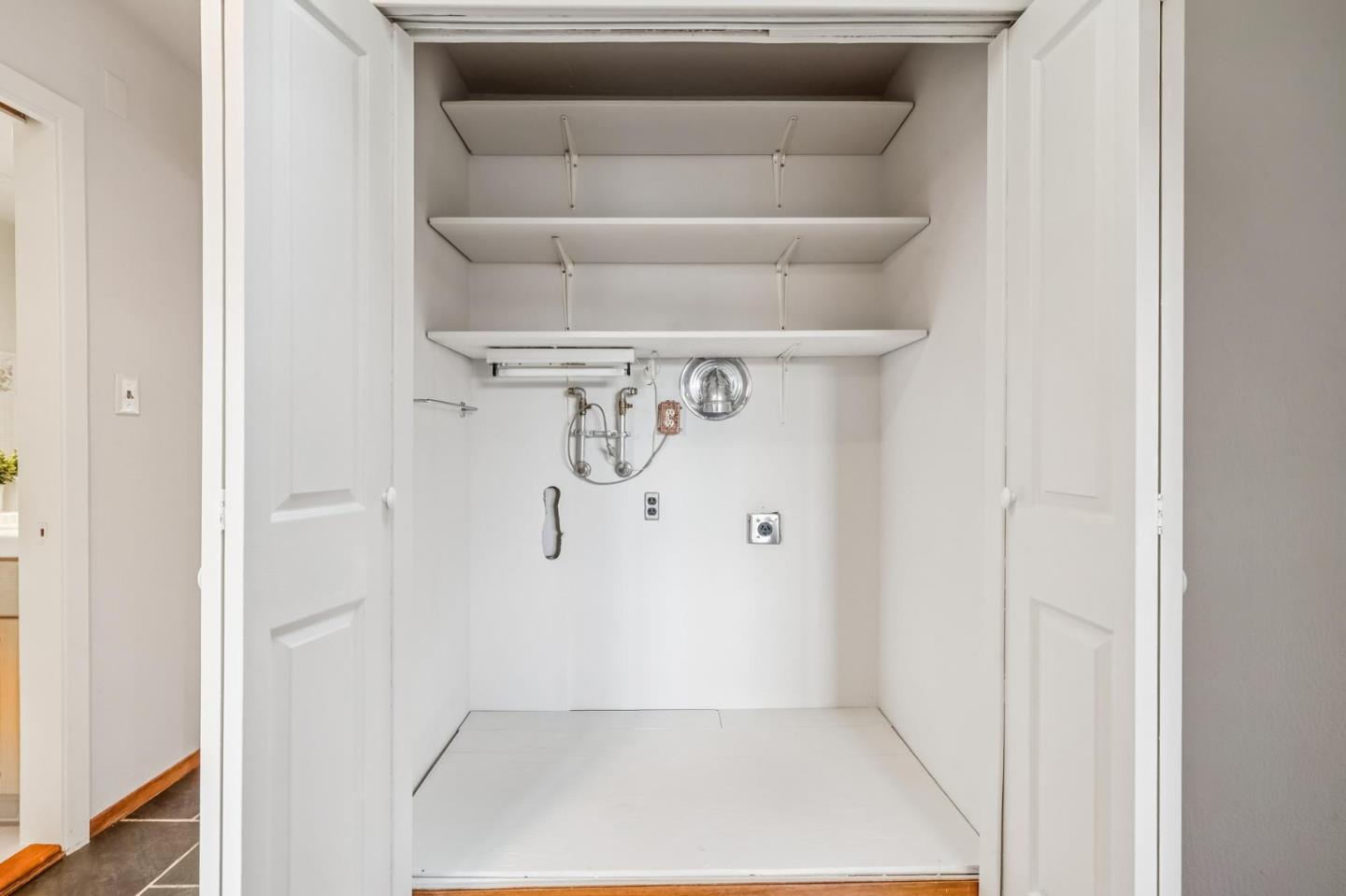 Detail Gallery Image 24 of 38 For 224 Highland Ave, San Carlos,  CA 94070 - 3 Beds | 2 Baths