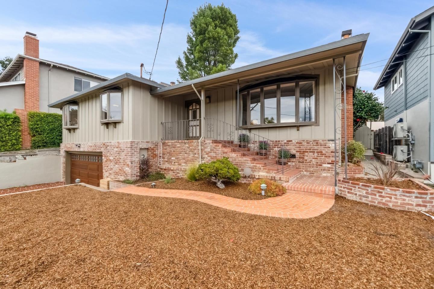 Detail Gallery Image 3 of 38 For 224 Highland Ave, San Carlos,  CA 94070 - 3 Beds | 2 Baths