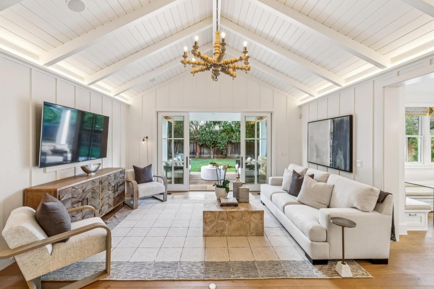 Detail Gallery Image 12 of 60 For 1806 Doris Dr, Menlo Park,  CA 94025 - 5 Beds | 5/2 Baths