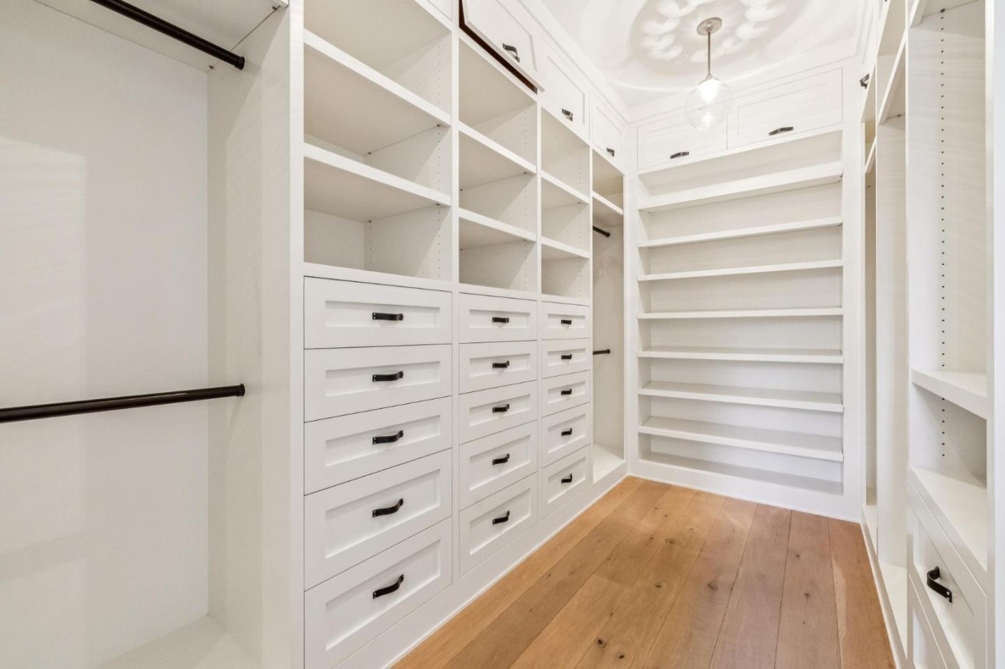 Detail Gallery Image 28 of 60 For 1806 Doris Dr, Menlo Park,  CA 94025 - 5 Beds | 5/2 Baths