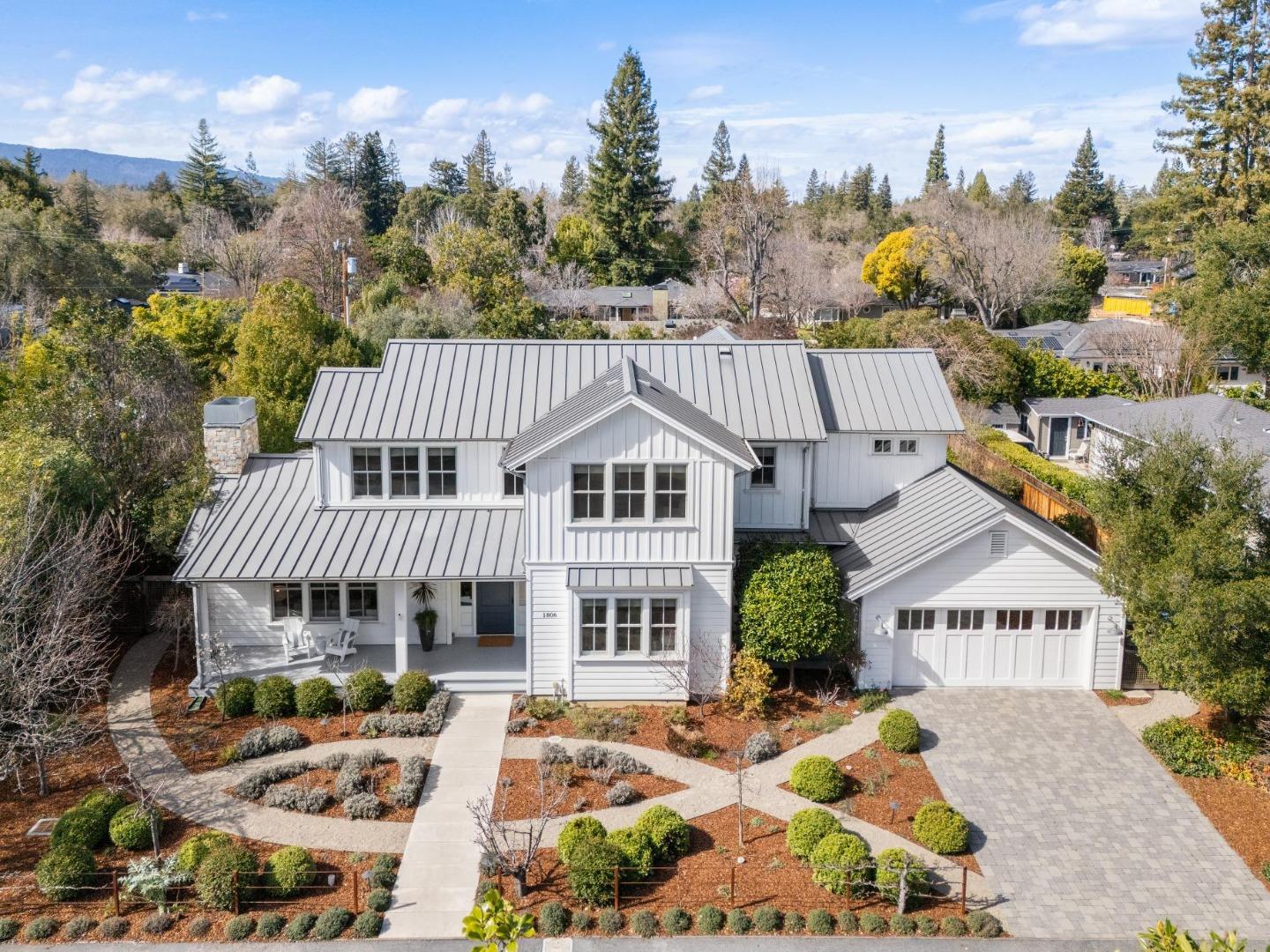 Detail Gallery Image 3 of 60 For 1806 Doris Dr, Menlo Park,  CA 94025 - 5 Beds | 5/2 Baths