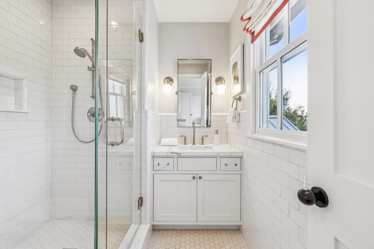 Detail Gallery Image 33 of 60 For 1806 Doris Dr, Menlo Park,  CA 94025 - 5 Beds | 5/2 Baths