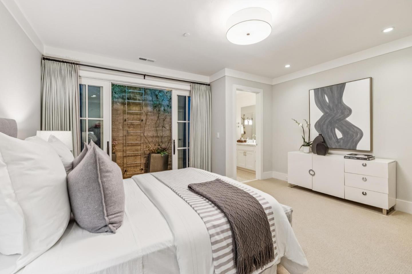 Detail Gallery Image 34 of 60 For 1806 Doris Dr, Menlo Park,  CA 94025 - 5 Beds | 5/2 Baths