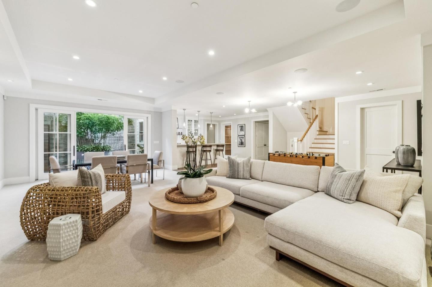 Detail Gallery Image 38 of 60 For 1806 Doris Dr, Menlo Park,  CA 94025 - 5 Beds | 5/2 Baths