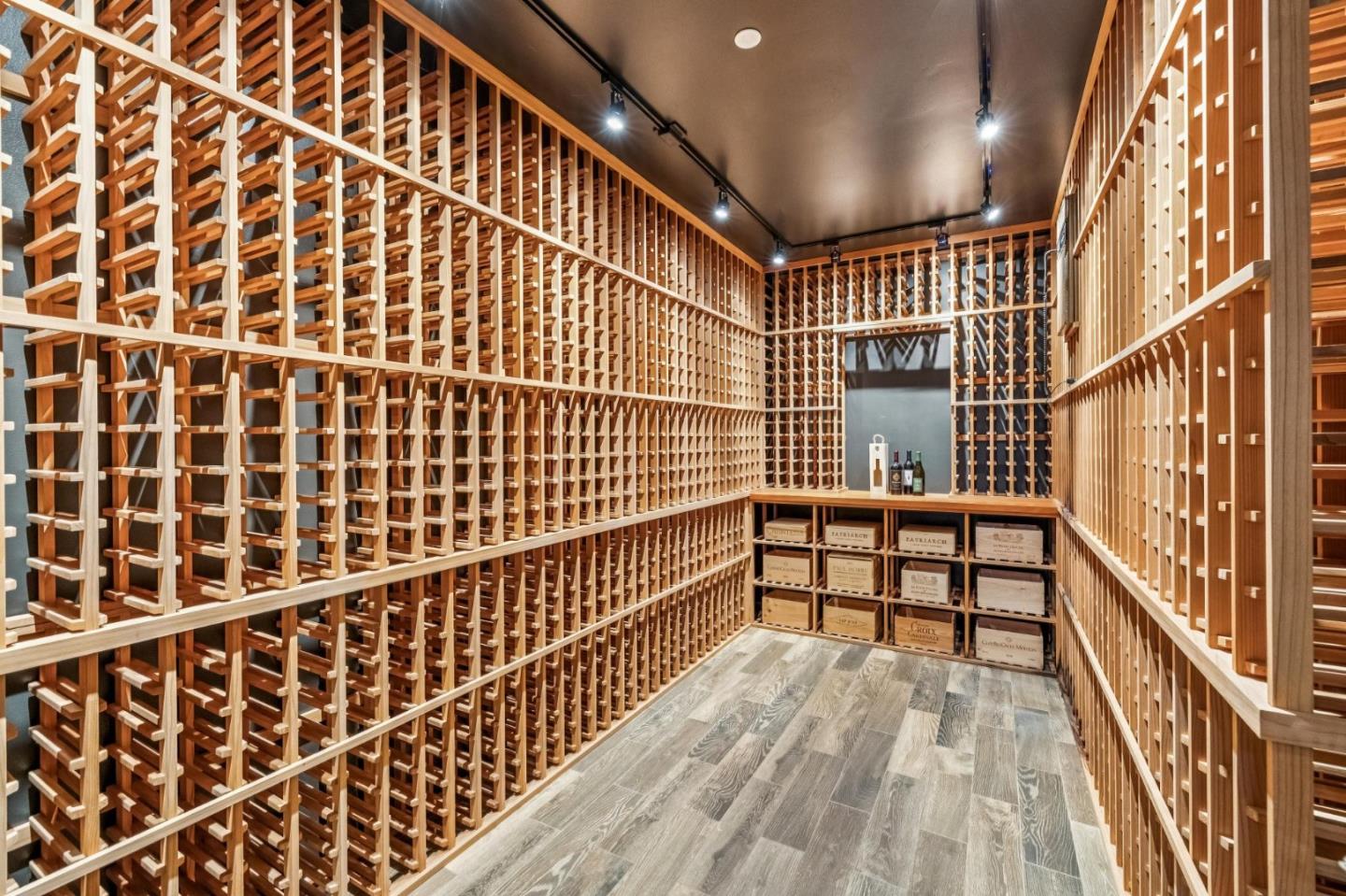 Detail Gallery Image 41 of 60 For 1806 Doris Dr, Menlo Park,  CA 94025 - 5 Beds | 5/2 Baths