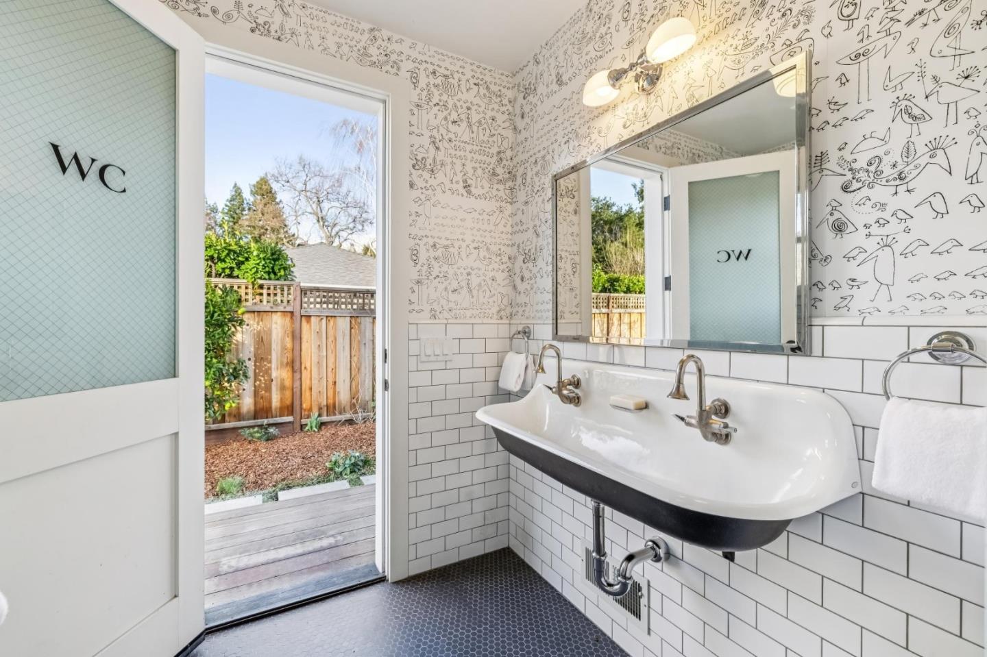 Detail Gallery Image 45 of 60 For 1806 Doris Dr, Menlo Park,  CA 94025 - 5 Beds | 5/2 Baths