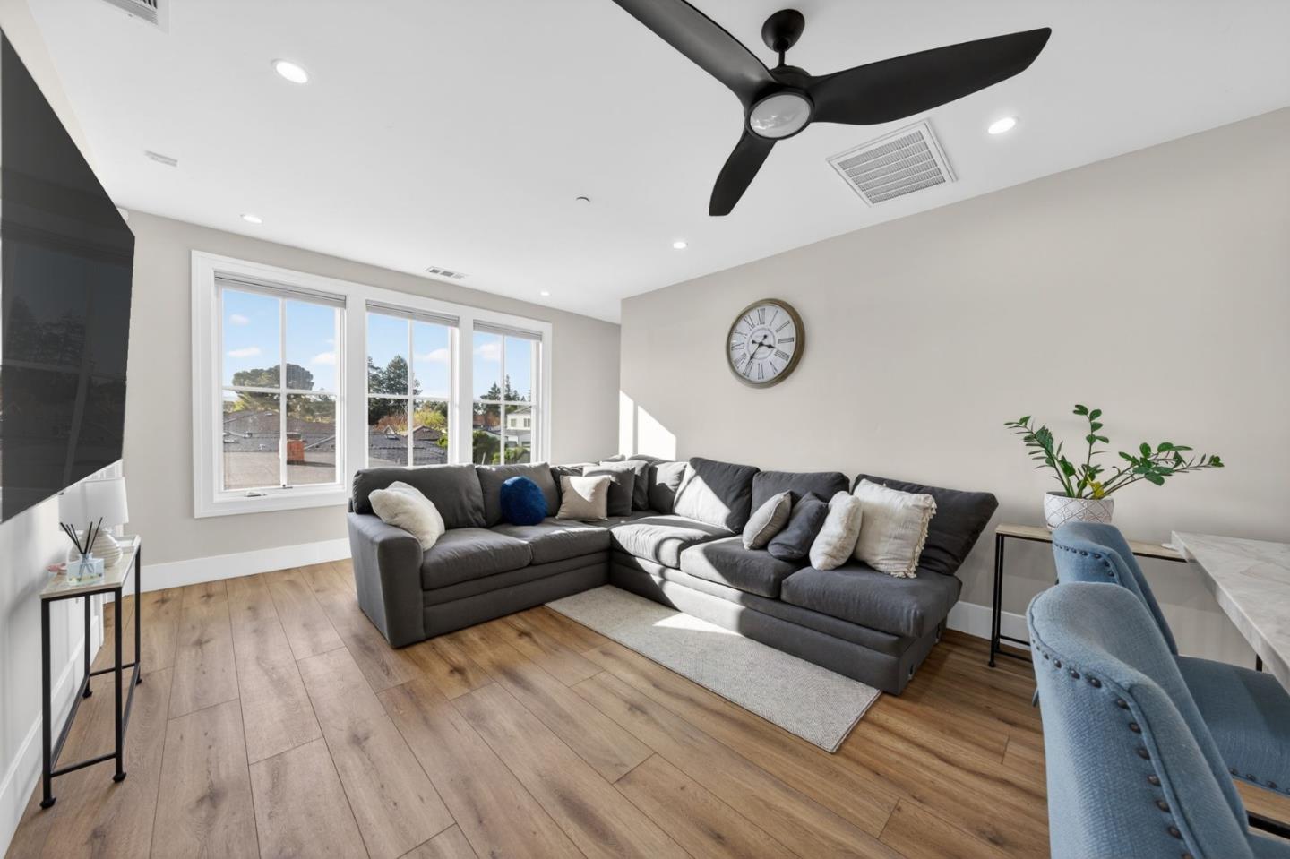 Detail Gallery Image 26 of 44 For 1743 Santa Barbara Dr, San Jose,  CA 95125 - 7 Beds | 5 Baths