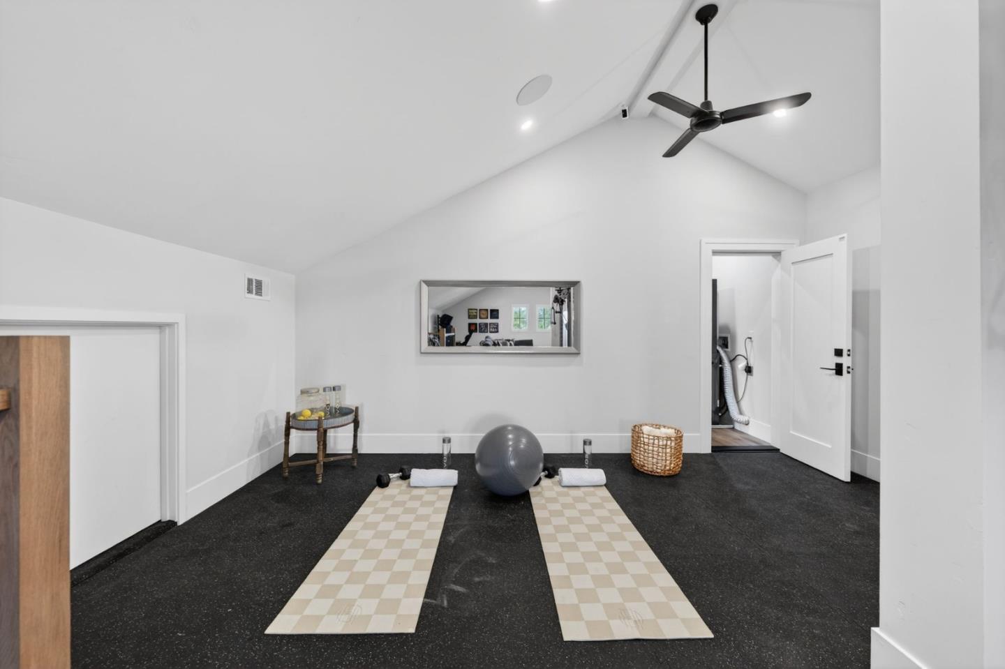 Detail Gallery Image 31 of 44 For 1743 Santa Barbara Dr, San Jose,  CA 95125 - 7 Beds | 5 Baths