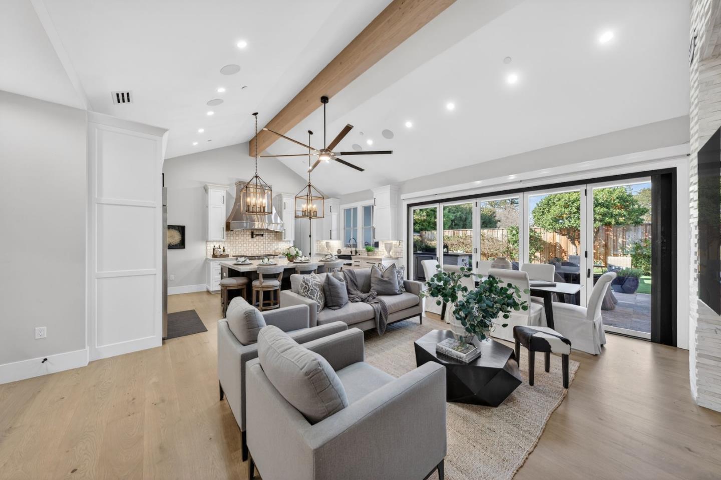 Detail Gallery Image 4 of 44 For 1743 Santa Barbara Dr, San Jose,  CA 95125 - 7 Beds | 5 Baths