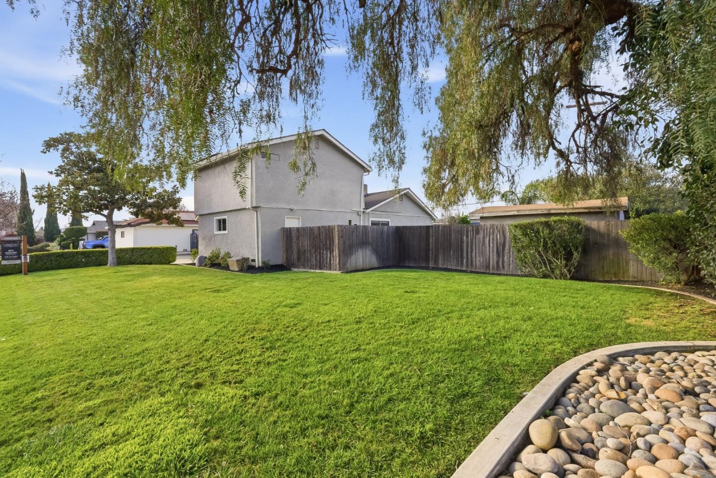 Detail Gallery Image 24 of 39 For 1795 Foxworthy Ave, San Jose,  CA 95124 - 6 Beds | 2/1 Baths