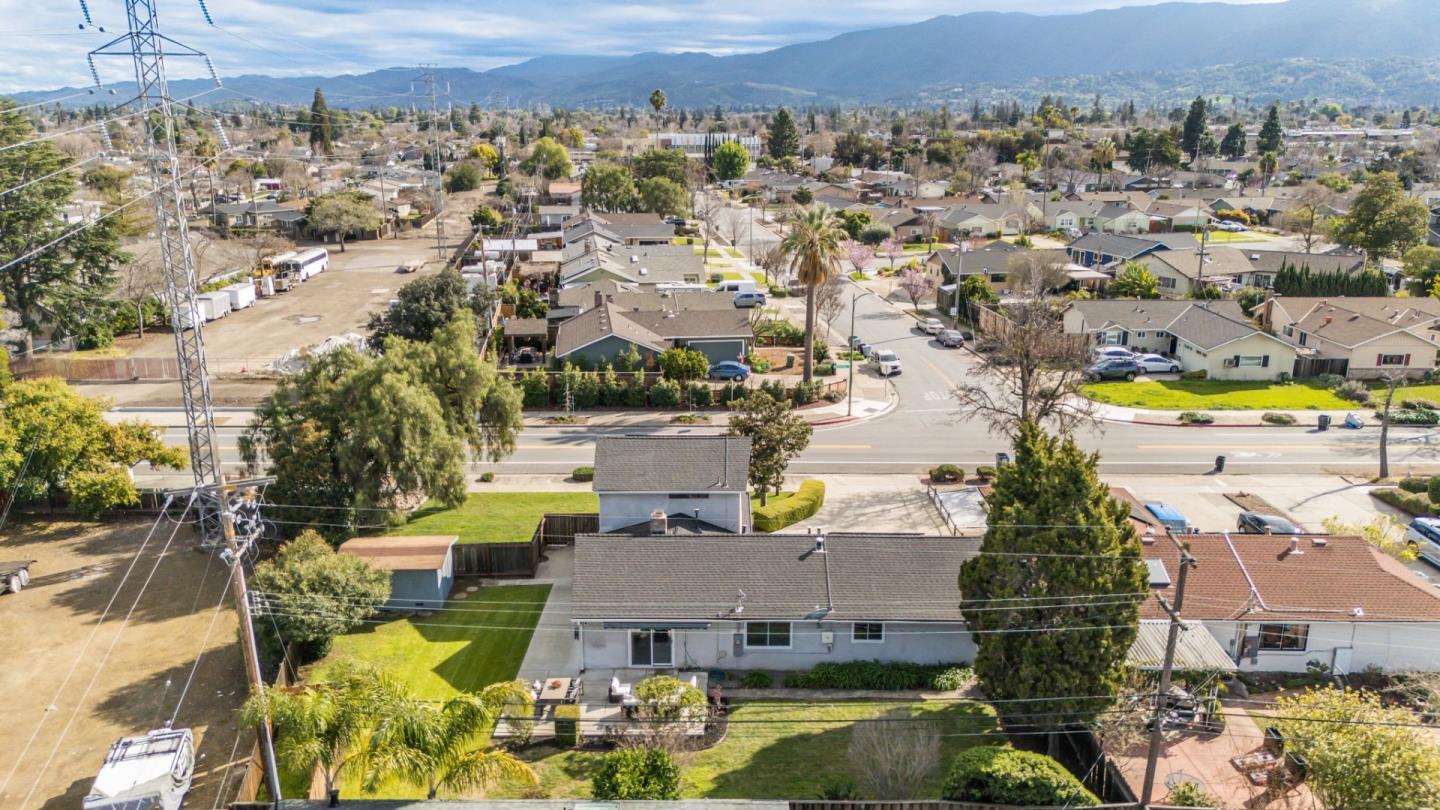 Detail Gallery Image 36 of 39 For 1795 Foxworthy Ave, San Jose,  CA 95124 - 6 Beds | 2/1 Baths