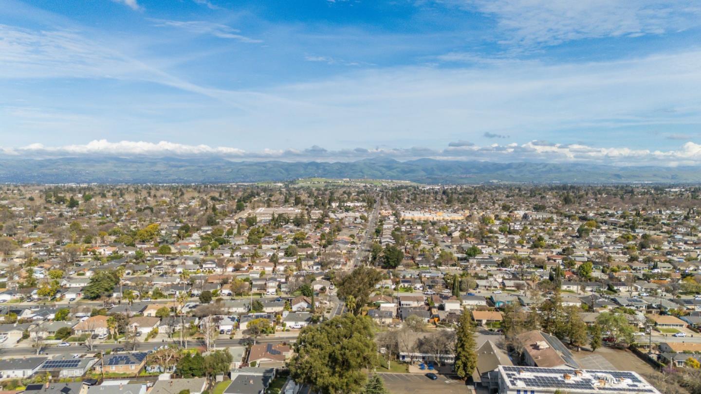 Detail Gallery Image 37 of 39 For 1795 Foxworthy Ave, San Jose,  CA 95124 - 6 Beds | 2/1 Baths