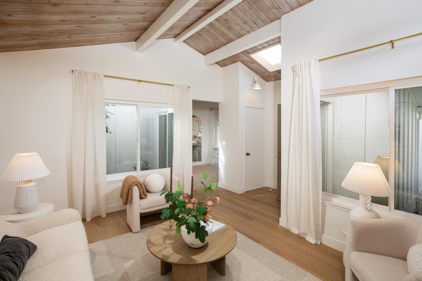 Detail Gallery Image 6 of 40 For 1006 E Evelyn Ave, Sunnyvale,  CA 94086 - 3 Beds | 2 Baths