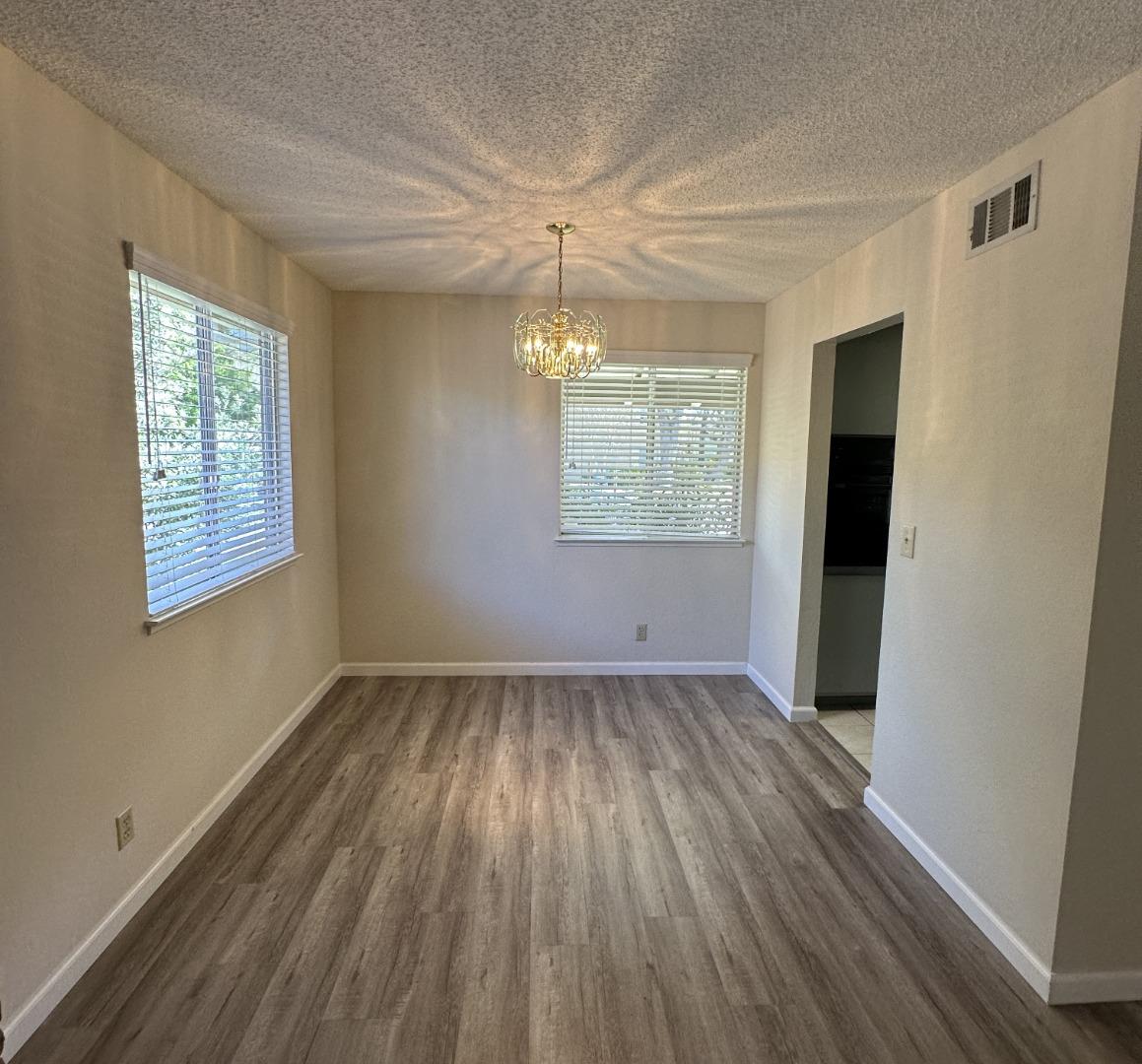 Detail Gallery Image 3 of 22 For 995 Henderson Ave, Sunnyvale,  CA 94086 - – Beds | – Baths