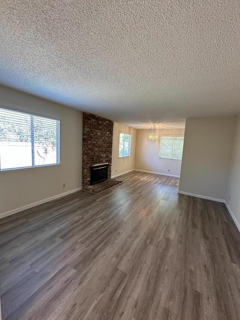 Detail Gallery Image 5 of 22 For 995 Henderson Ave, Sunnyvale,  CA 94086 - – Beds | – Baths