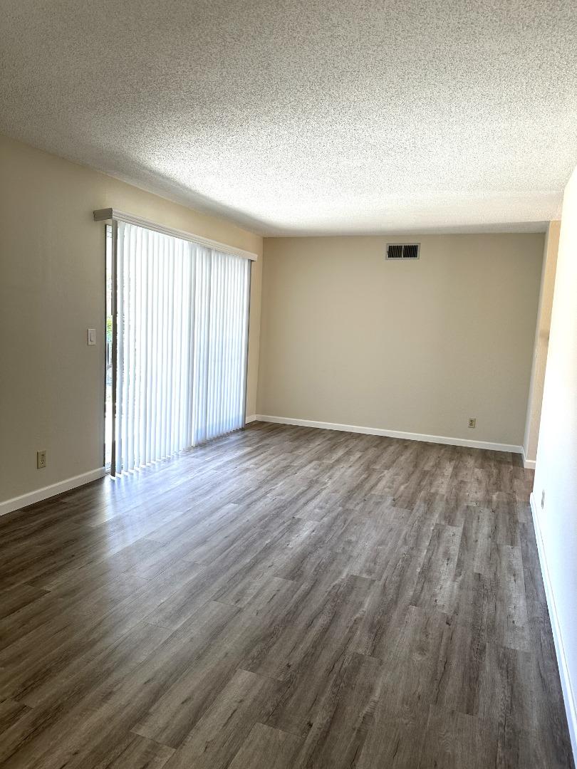 Detail Gallery Image 9 of 22 For 995 Henderson Ave, Sunnyvale,  CA 94086 - – Beds | – Baths