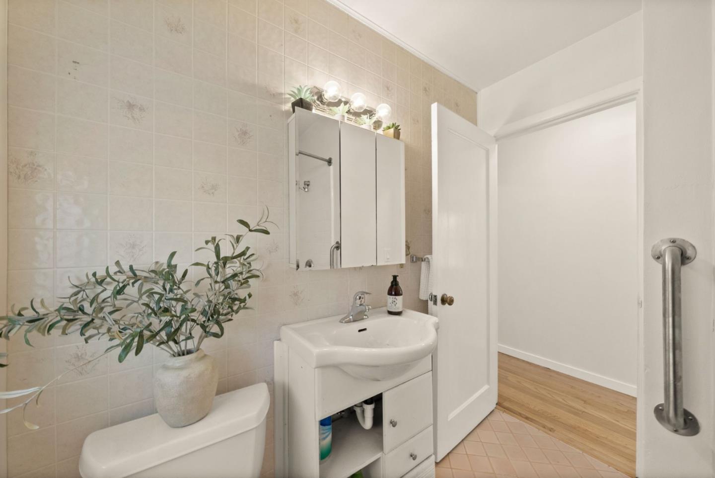 Detail Gallery Image 19 of 56 For 4117 Gion Ave, San Jose,  CA 95127 - 2 Beds | 1 Baths