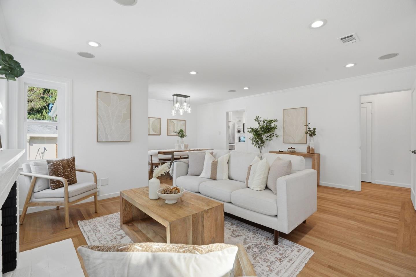 Detail Gallery Image 10 of 55 For 306 Schroeder St, Sunnyvale,  CA 94085 - 4 Beds | 2 Baths