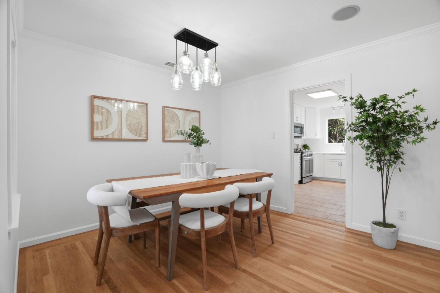 Detail Gallery Image 15 of 55 For 306 Schroeder St, Sunnyvale,  CA 94085 - 4 Beds | 2 Baths