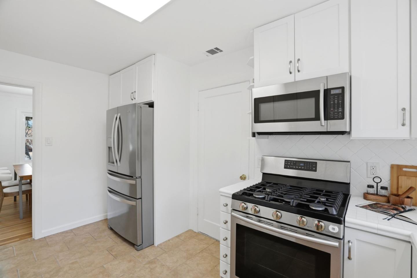 Detail Gallery Image 16 of 55 For 306 Schroeder St, Sunnyvale,  CA 94085 - 4 Beds | 2 Baths