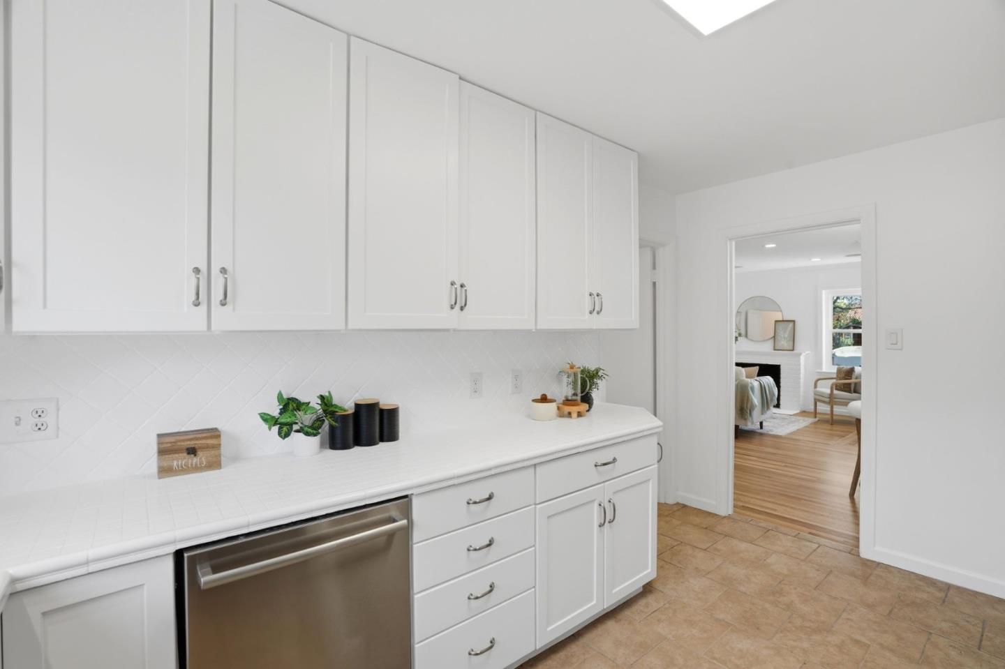 Detail Gallery Image 20 of 55 For 306 Schroeder St, Sunnyvale,  CA 94085 - 4 Beds | 2 Baths