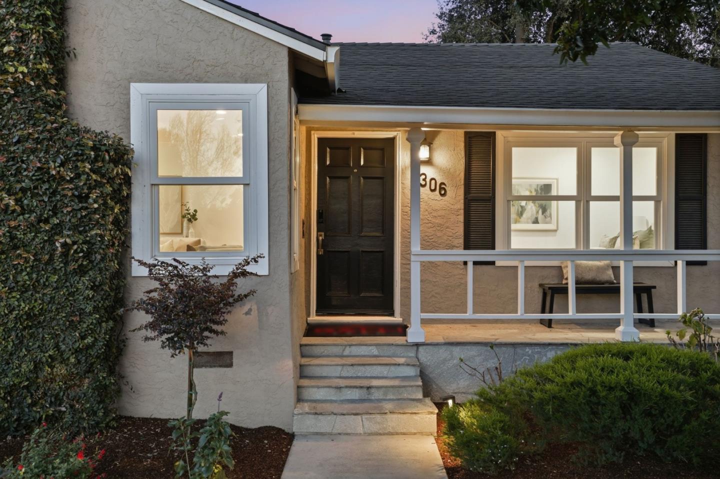 Detail Gallery Image 4 of 55 For 306 Schroeder St, Sunnyvale,  CA 94085 - 4 Beds | 2 Baths