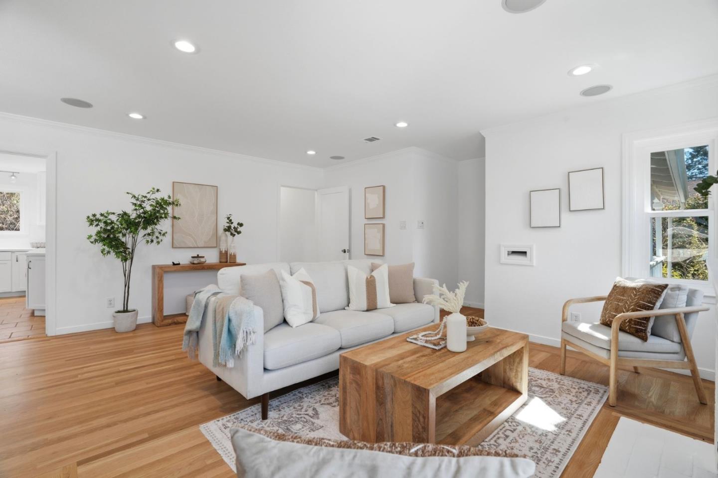 Detail Gallery Image 9 of 55 For 306 Schroeder St, Sunnyvale,  CA 94085 - 4 Beds | 2 Baths