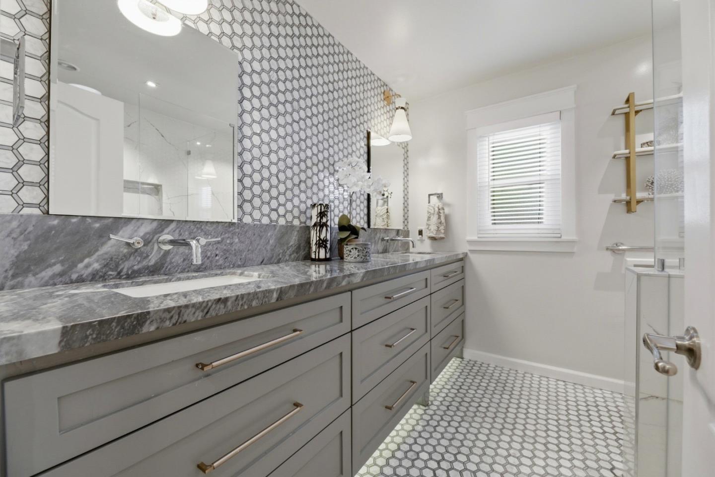 Detail Gallery Image 18 of 33 For 2501 Bailey Ave, San Jose,  CA 95128 - 3 Beds | 1/1 Baths