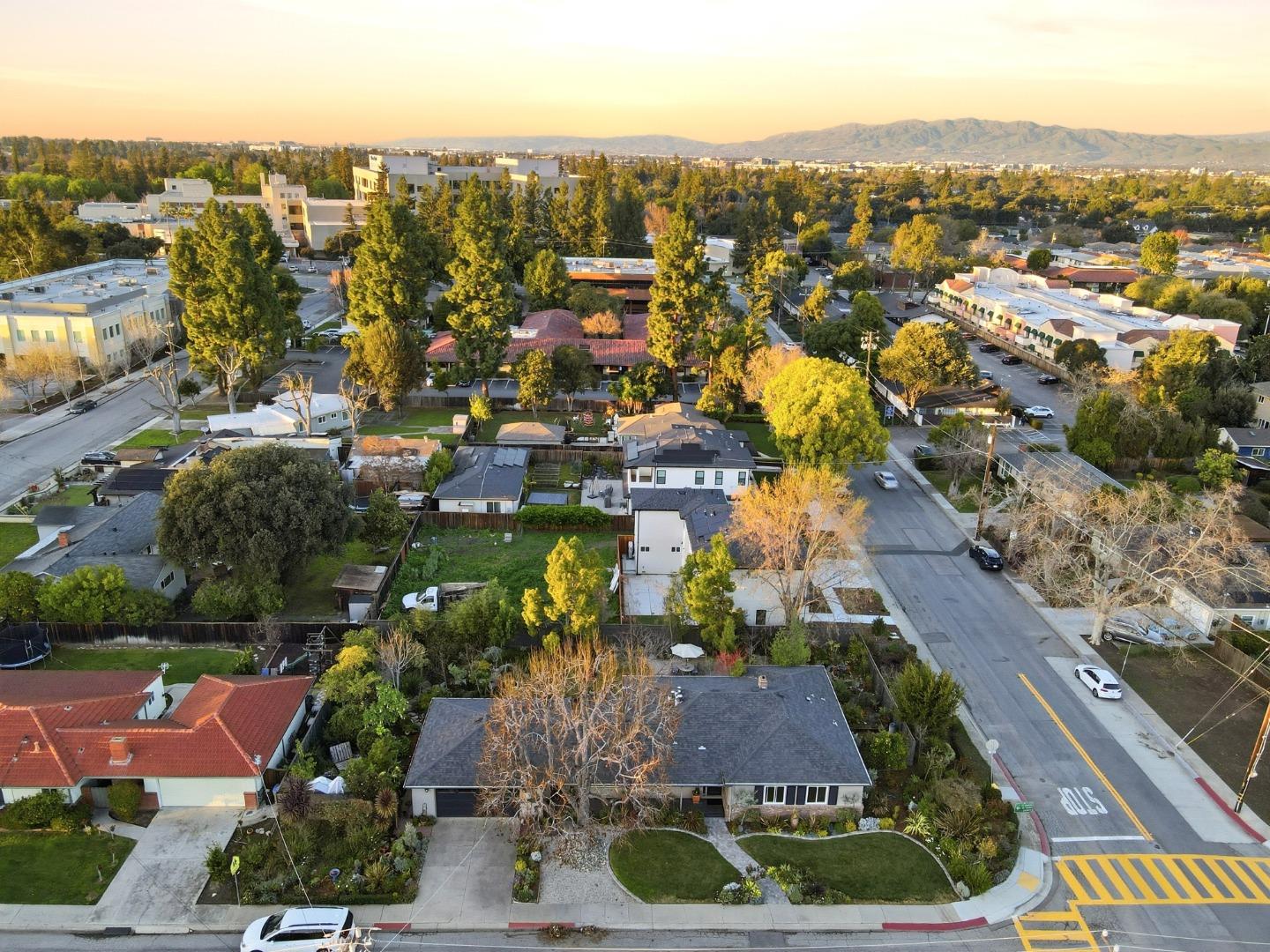 Detail Gallery Image 27 of 33 For 2501 Bailey Ave, San Jose,  CA 95128 - 3 Beds | 1/1 Baths