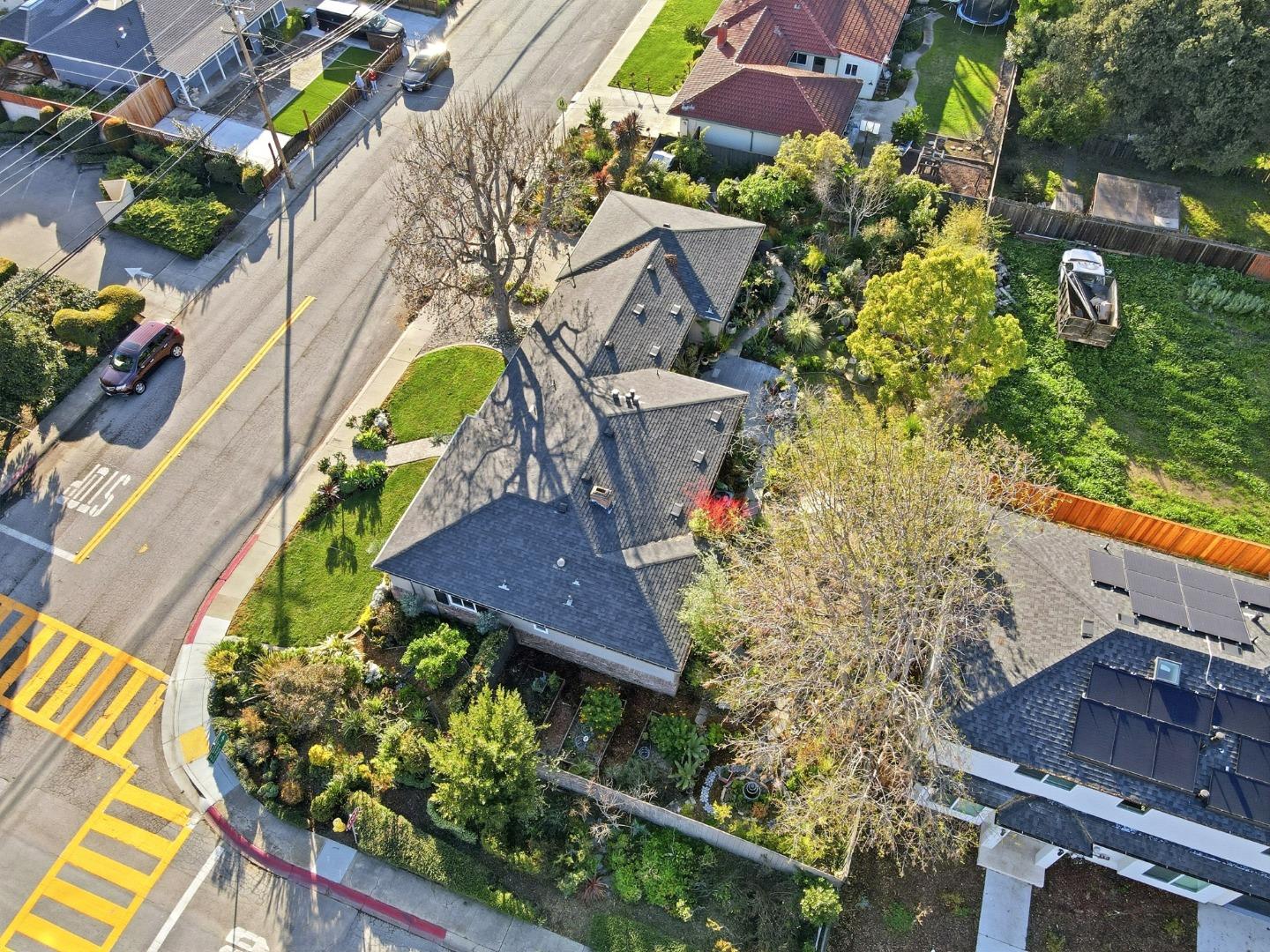 Detail Gallery Image 30 of 33 For 2501 Bailey Ave, San Jose,  CA 95128 - 3 Beds | 1/1 Baths