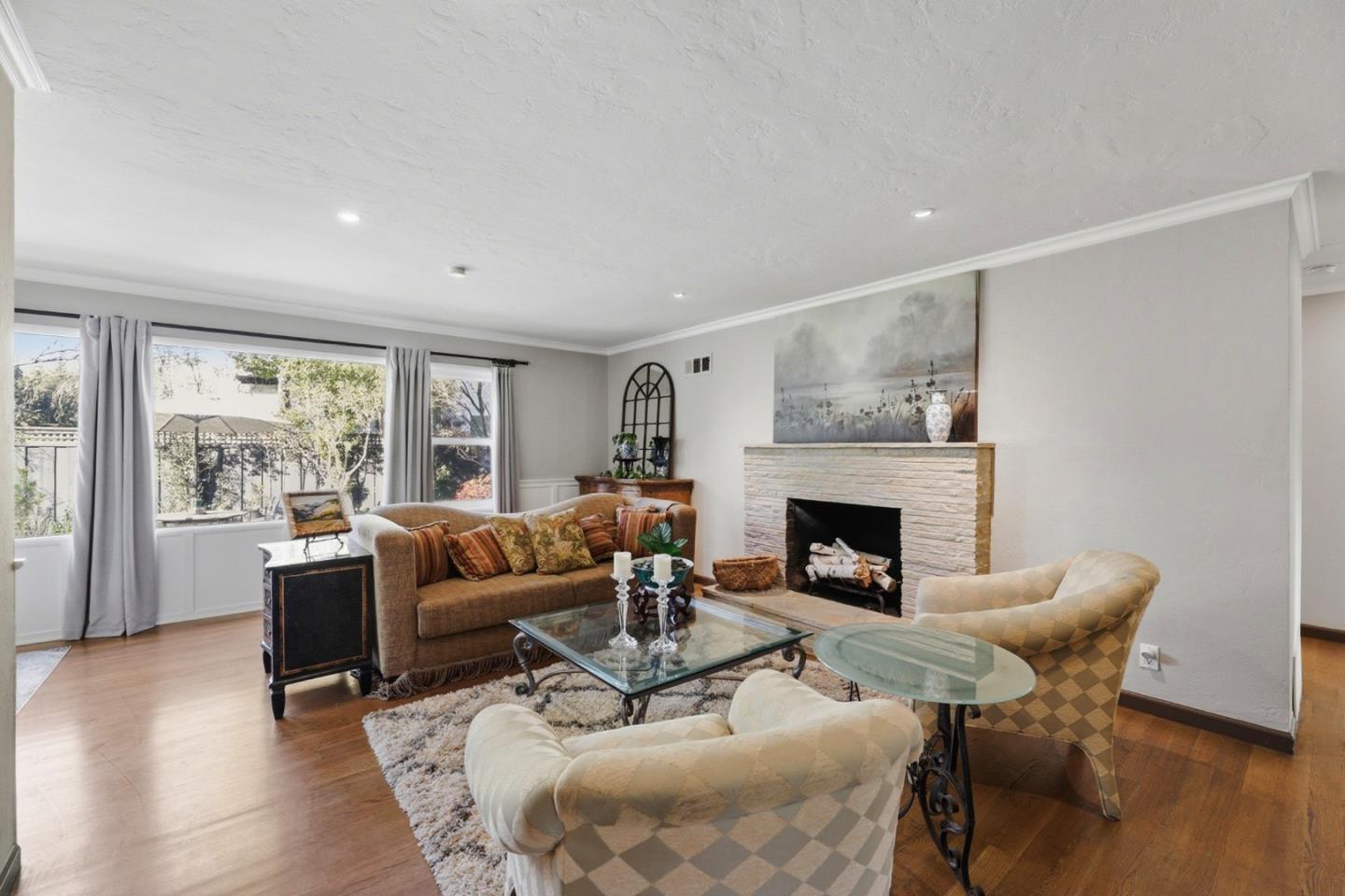 Detail Gallery Image 8 of 33 For 2501 Bailey Ave, San Jose,  CA 95128 - 3 Beds | 1/1 Baths