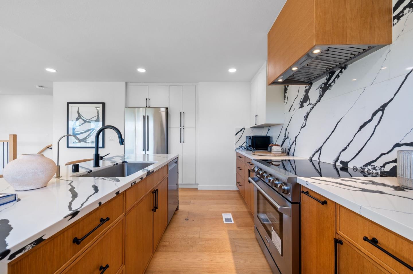 Detail Gallery Image 12 of 57 For 2519 Lincoln Ave, Belmont,  CA 94002 - 4 Beds | 3 Baths