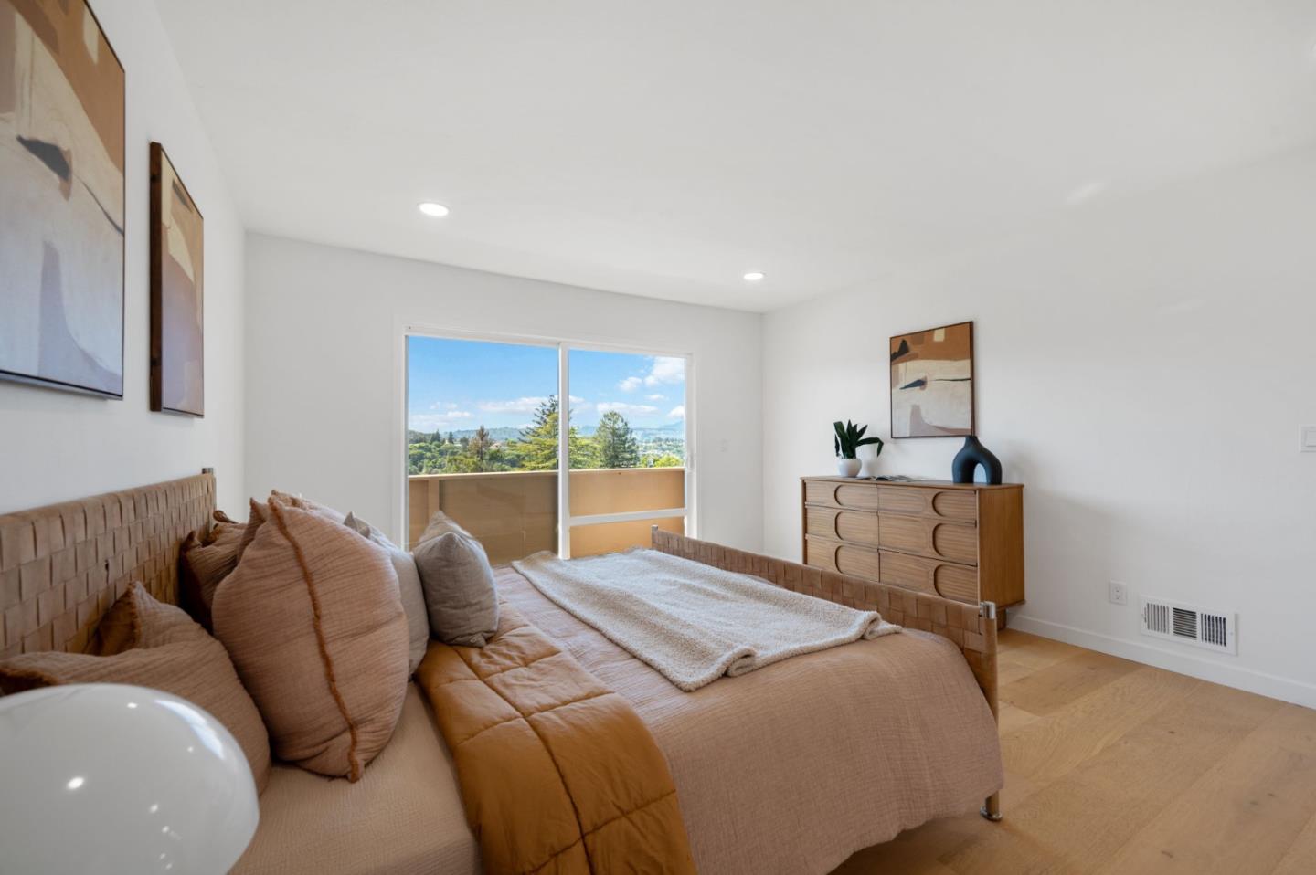 Detail Gallery Image 28 of 57 For 2519 Lincoln Ave, Belmont,  CA 94002 - 4 Beds | 3 Baths