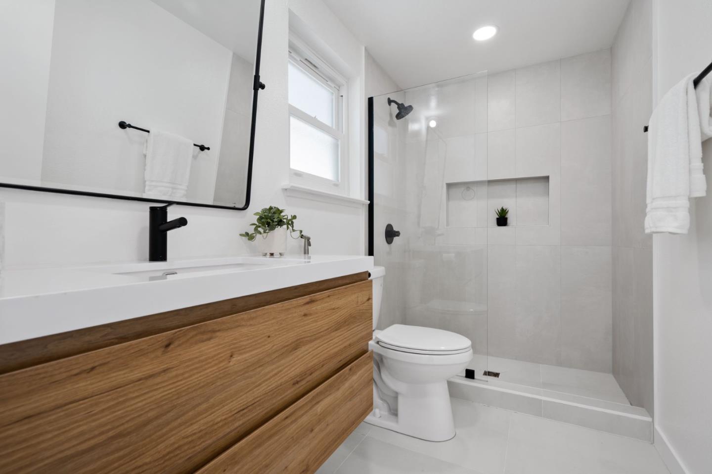 Detail Gallery Image 37 of 57 For 2519 Lincoln Ave, Belmont,  CA 94002 - 4 Beds | 3 Baths