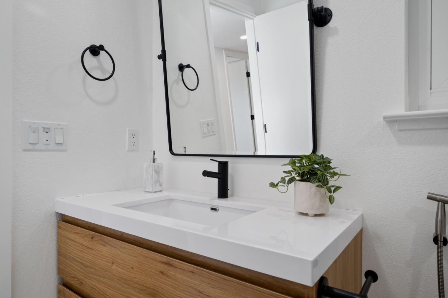 Detail Gallery Image 38 of 57 For 2519 Lincoln Ave, Belmont,  CA 94002 - 4 Beds | 3 Baths