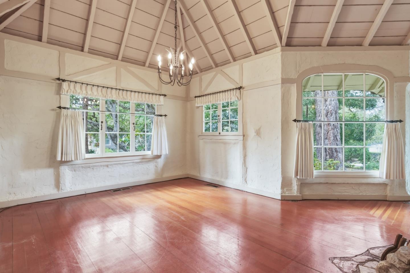 Detail Gallery Image 7 of 12 For 0 Ne Corner of Dolores & 11th Ave, Carmel,  CA 93921 - 2 Beds | 1 Baths