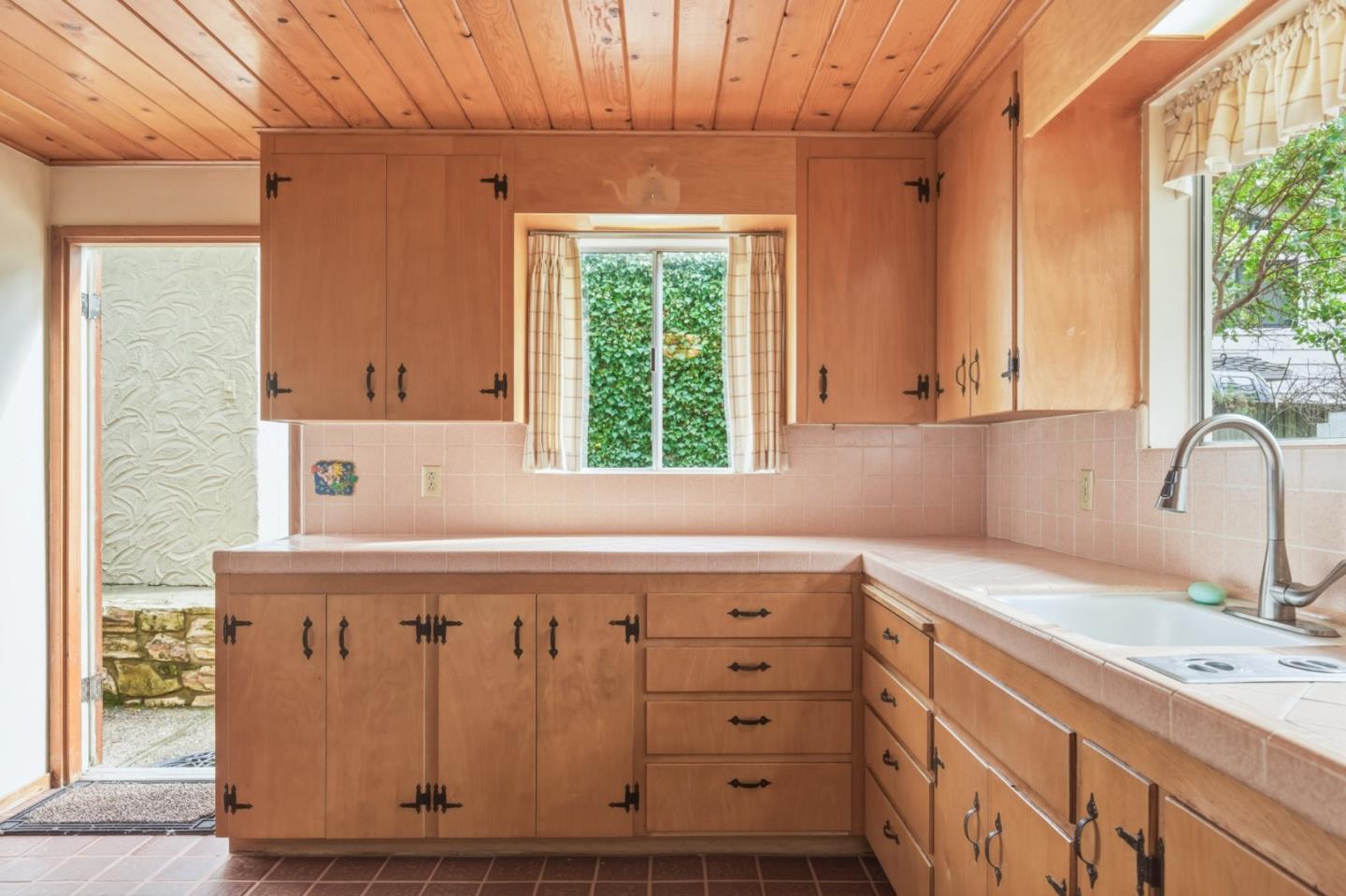 Detail Gallery Image 8 of 12 For 0 Ne Corner of Dolores & 11th Ave, Carmel,  CA 93921 - 2 Beds | 1 Baths