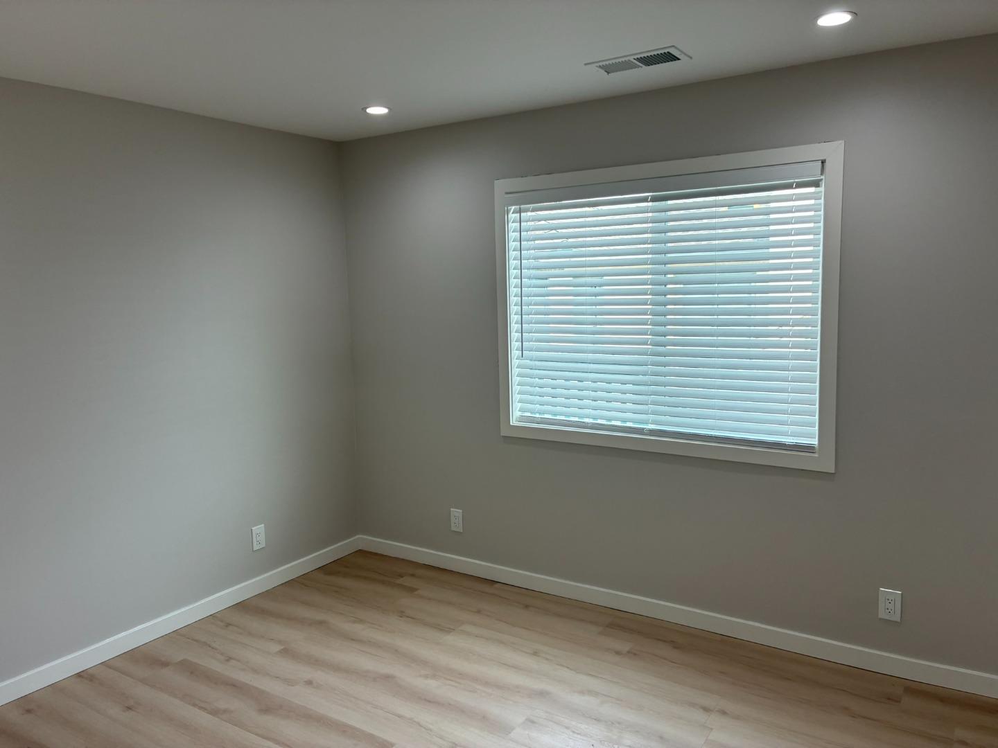 Detail Gallery Image 21 of 23 For 202 Rockwood Dr, South San Francisco,  CA 94080 - 3 Beds | 2 Baths