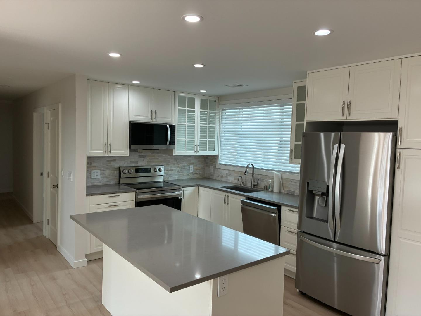 Detail Gallery Image 7 of 23 For 202 Rockwood Dr, South San Francisco,  CA 94080 - 3 Beds | 2 Baths