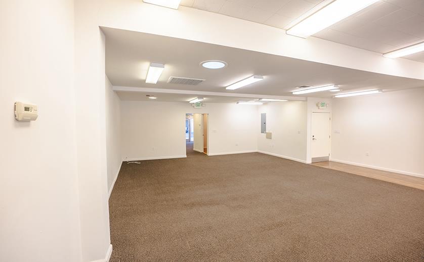 Detail Gallery Image 4 of 13 For 821 W El Camio Real, Mountain View,  CA 94040 - – Beds | – Baths