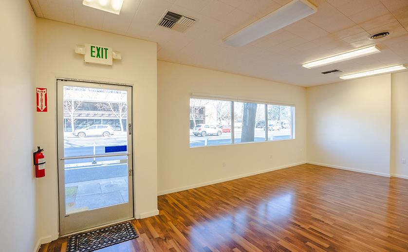 Detail Gallery Image 6 of 13 For 821 W El Camio Real, Mountain View,  CA 94040 - – Beds | – Baths