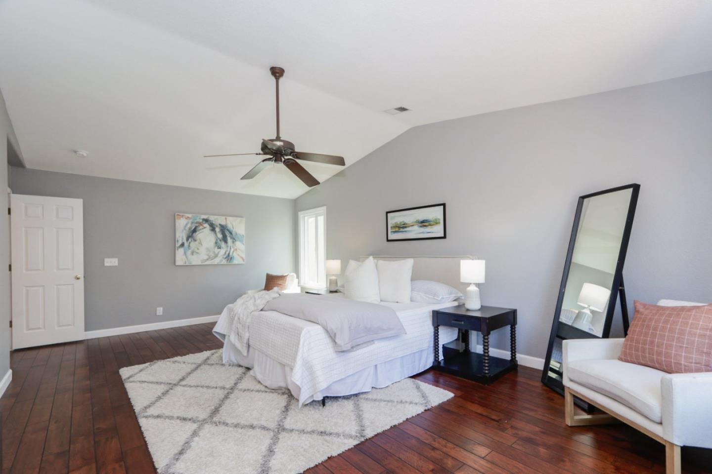 Detail Gallery Image 16 of 42 For 1740 Brentwood Ct, Hollister,  CA 95023 - 5 Beds | 3 Baths