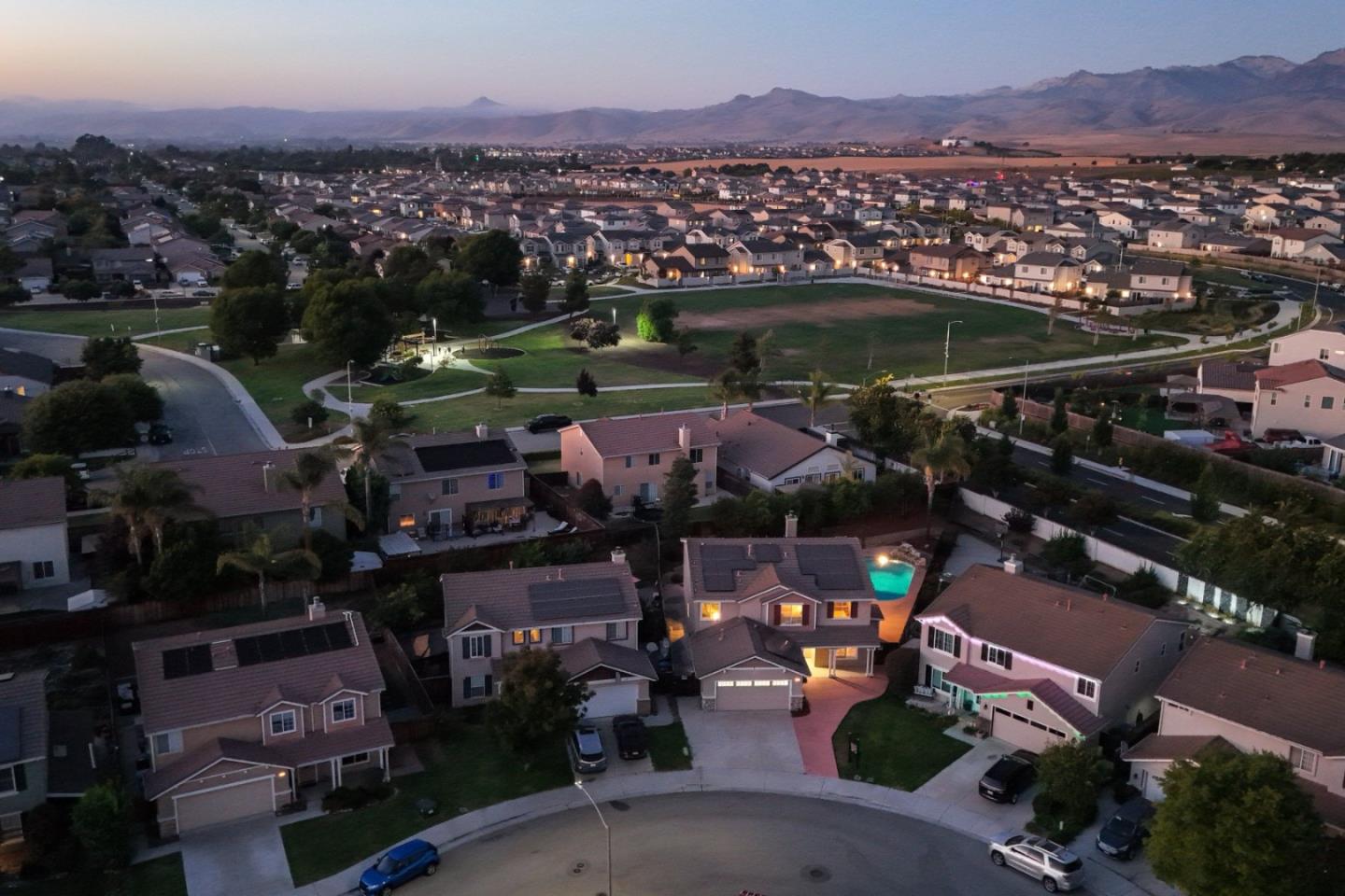 Detail Gallery Image 33 of 42 For 1740 Brentwood Ct, Hollister,  CA 95023 - 5 Beds | 3 Baths