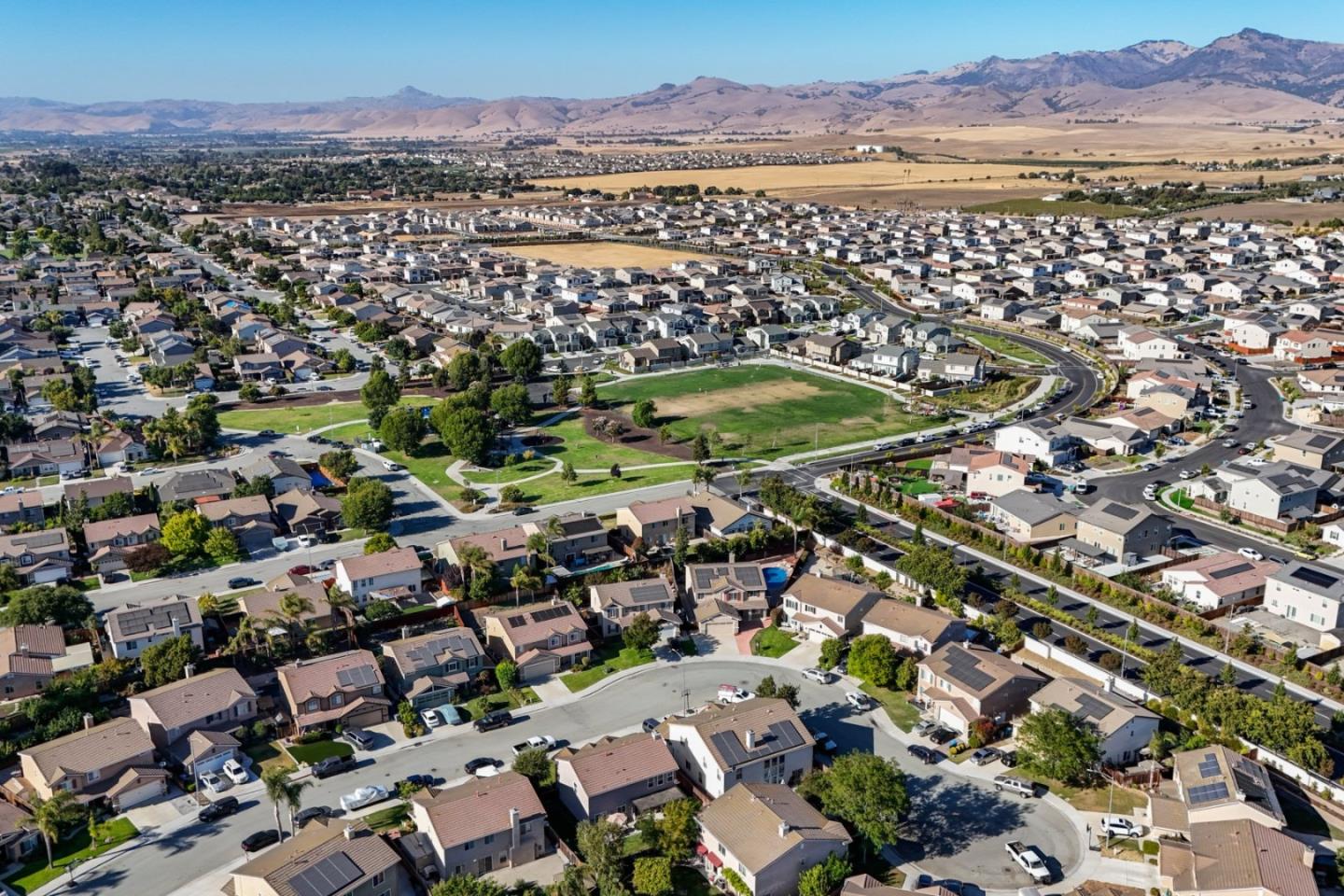 Detail Gallery Image 39 of 42 For 1740 Brentwood Ct, Hollister,  CA 95023 - 5 Beds | 3 Baths