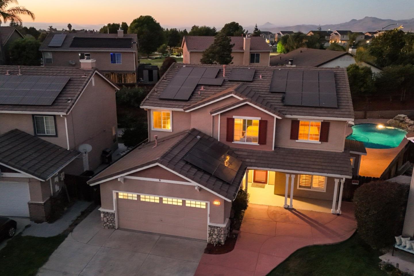 Detail Gallery Image 41 of 42 For 1740 Brentwood Ct, Hollister,  CA 95023 - 5 Beds | 3 Baths